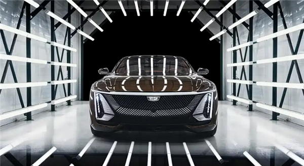 对标劳斯莱斯闪灵!凯迪拉克Celestiq交付:海外售价220万元